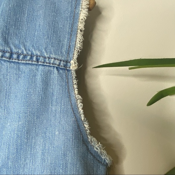Rock & Republic || Studded Collar Denim/Jean Frayed Vest - Picture 3 of 11